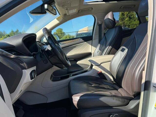 Белый Линкольн МКС, объемом двигателя 2 л и пробегом 41 тыс. км за 10900 $, фото 8 на Automoto.ua