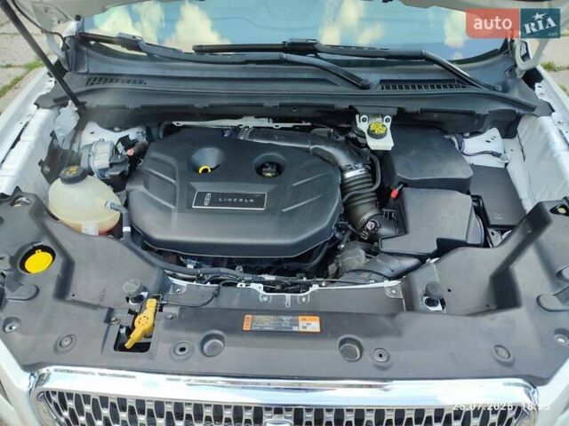 Белый Линкольн МКС, объемом двигателя 2 л и пробегом 52 тыс. км за 17700 $, фото 8 на Automoto.ua