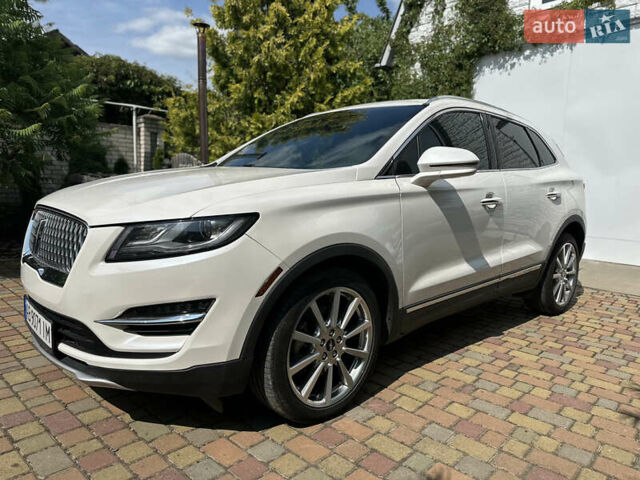 Белый Линкольн МКС, объемом двигателя 2 л и пробегом 37 тыс. км за 17900 $, фото 2 на Automoto.ua