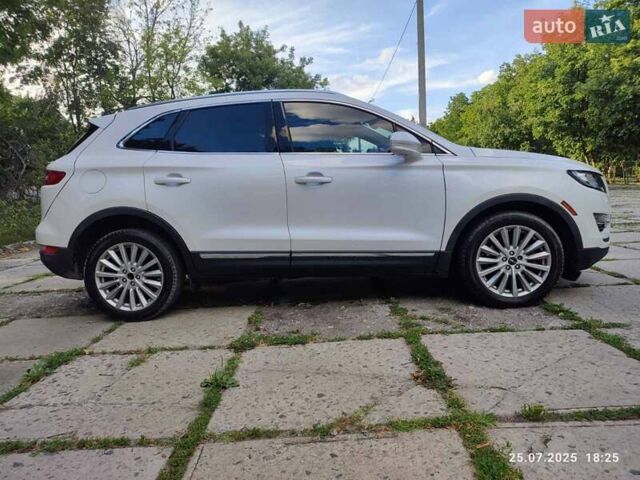 Белый Линкольн МКС, объемом двигателя 2 л и пробегом 49 тыс. км за 18500 $, фото 6 на Automoto.ua