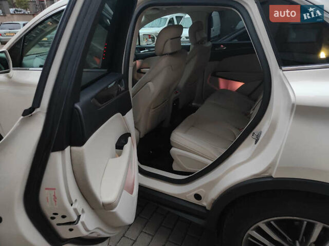 Бежевый Линкольн МКС, объемом двигателя 2.3 л и пробегом 105 тыс. км за 15600 $, фото 7 на Automoto.ua