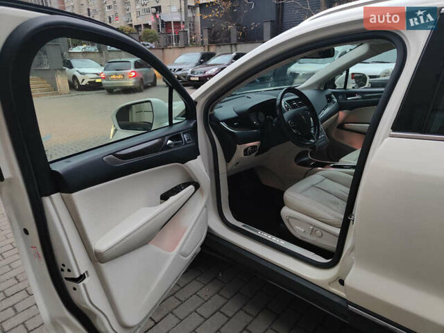 Бежевый Линкольн МКС, объемом двигателя 2.3 л и пробегом 105 тыс. км за 15600 $, фото 4 на Automoto.ua