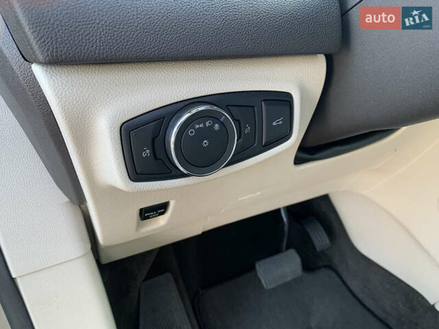 Бежевый Линкольн МКС, объемом двигателя 2.3 л и пробегом 104 тыс. км за 17000 $, фото 12 на Automoto.ua