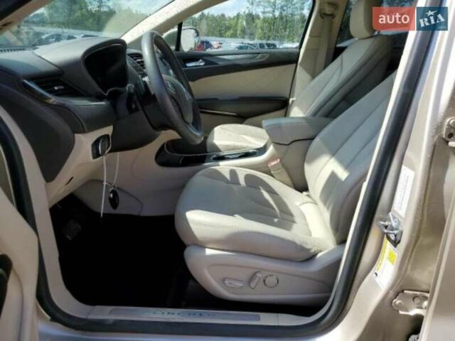 Бежевий Лінкольн МКС, об'ємом двигуна 2 л та пробігом 115 тис. км за 17500 $, фото 45 на Automoto.ua