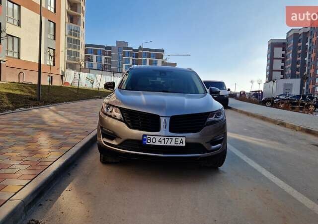 Бежевый Линкольн МКС, объемом двигателя 2 л и пробегом 75 тыс. км за 17200 $, фото 2 на Automoto.ua