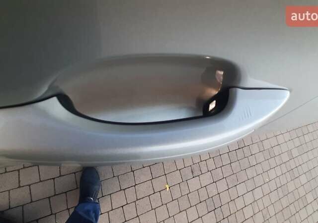 Бежевий Лінкольн МКС, об'ємом двигуна 2 л та пробігом 115 тис. км за 17500 $, фото 14 на Automoto.ua
