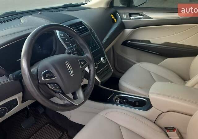 Бежевий Лінкольн МКС, об'ємом двигуна 2 л та пробігом 115 тис. км за 17500 $, фото 2 на Automoto.ua