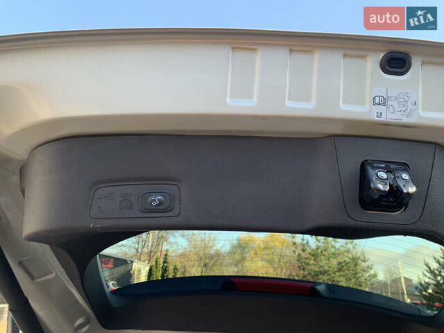 Бежевый Линкольн МКС, объемом двигателя 2.3 л и пробегом 104 тыс. км за 17000 $, фото 20 на Automoto.ua