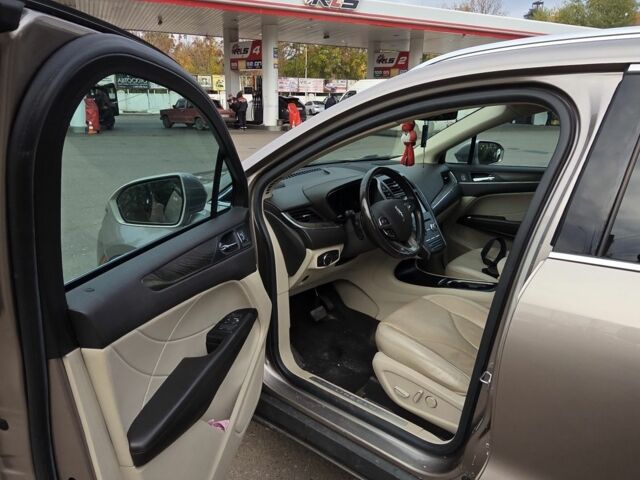 Бежевый Линкольн МКС, объемом двигателя 2 л и пробегом 88 тыс. км за 466 $, фото 2 на Automoto.ua