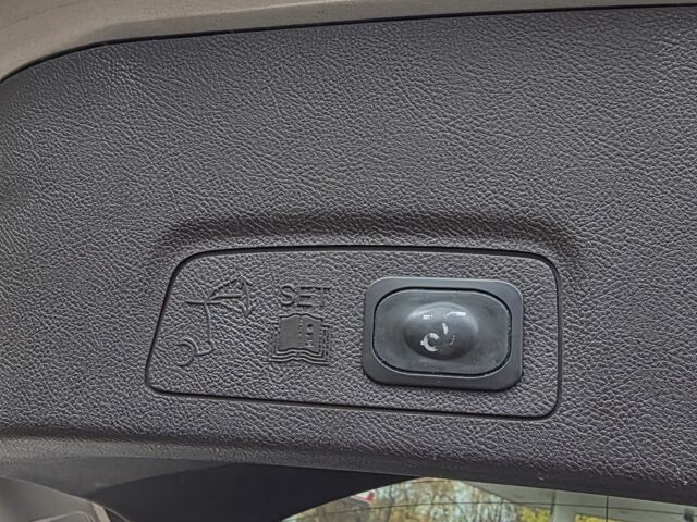 Бежевый Линкольн МКС, объемом двигателя 2 л и пробегом 88 тыс. км за 466 $, фото 6 на Automoto.ua