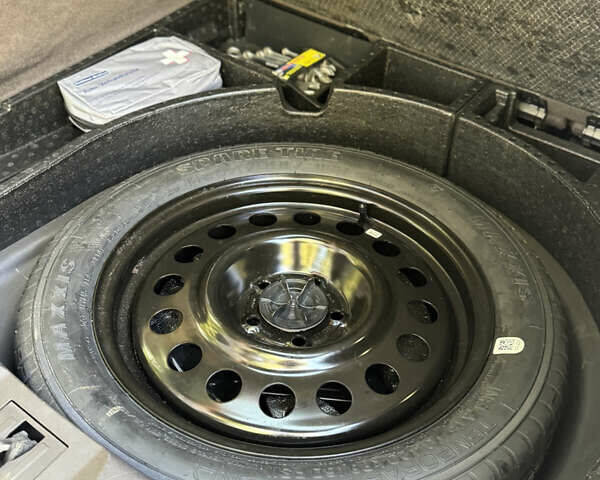 Черный Линкольн МКС, объемом двигателя 2 л и пробегом 161 тыс. км за 12500 $, фото 14 на Automoto.ua