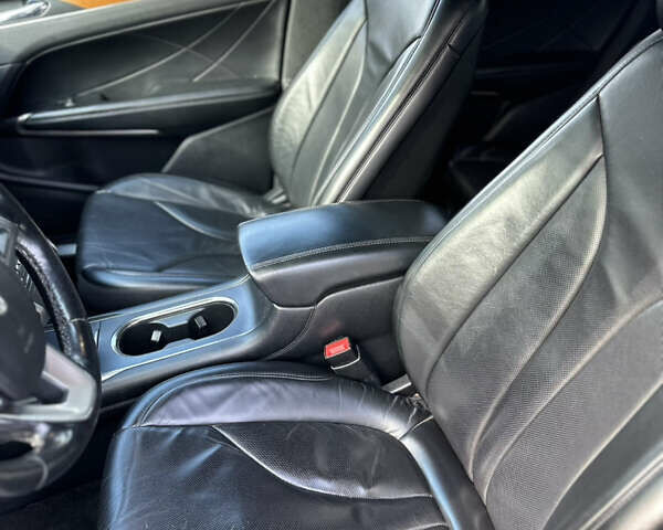 Черный Линкольн МКС, объемом двигателя 2 л и пробегом 202 тыс. км за 14800 $, фото 6 на Automoto.ua