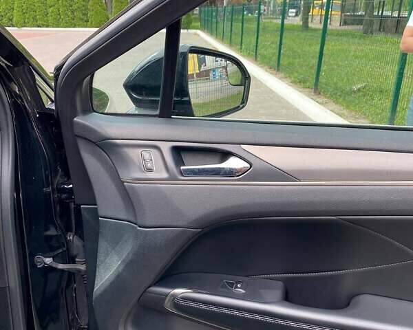 Черный Линкольн МКС, объемом двигателя 2 л и пробегом 127 тыс. км за 14600 $, фото 7 на Automoto.ua