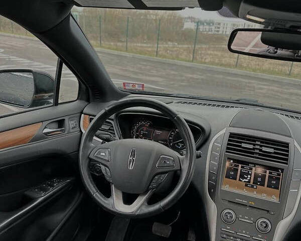 Черный Линкольн МКС, объемом двигателя 2 л и пробегом 165 тыс. км за 14500 $, фото 7 на Automoto.ua