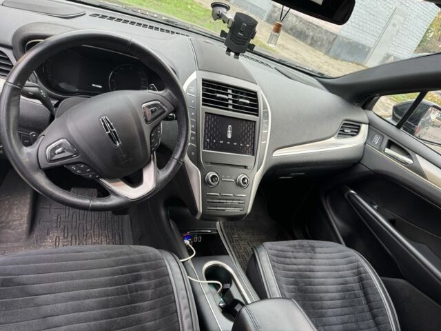 Черный Линкольн МКС, объемом двигателя 2 л и пробегом 77 тыс. км за 18000 $, фото 4 на Automoto.ua