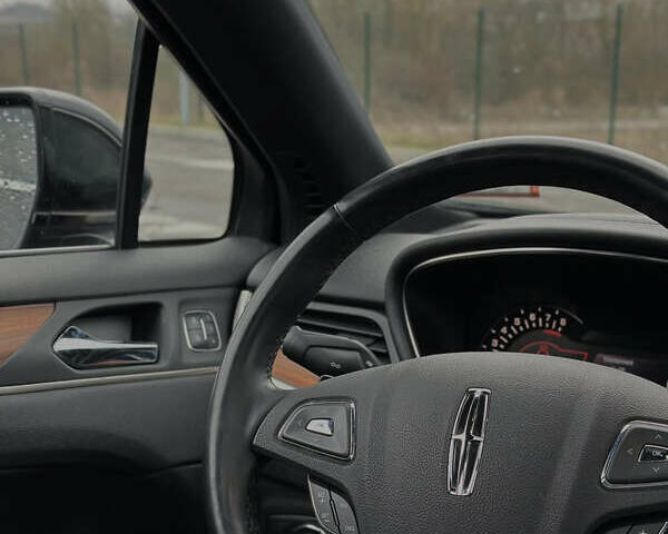 Черный Линкольн МКС, объемом двигателя 2 л и пробегом 165 тыс. км за 14500 $, фото 5 на Automoto.ua