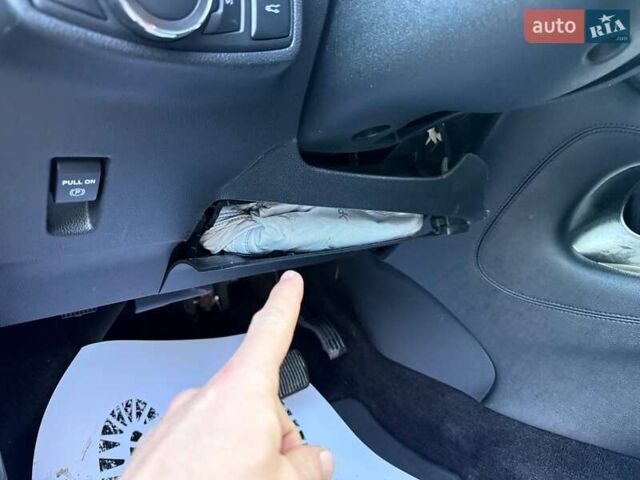 Чорний Лінкольн МКС, об'ємом двигуна 0 л та пробігом 198 тис. км за 10500 $, фото 7 на Automoto.ua