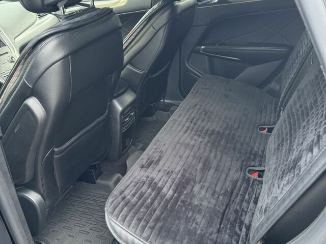 Черный Линкольн МКС, объемом двигателя 2 л и пробегом 77 тыс. км за 18000 $, фото 6 на Automoto.ua