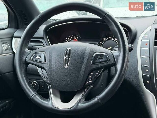 Черный Линкольн МКС, объемом двигателя 2 л и пробегом 161 тыс. км за 17500 $, фото 23 на Automoto.ua