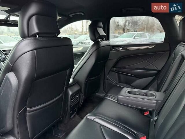 Черный Линкольн МКС, объемом двигателя 2 л и пробегом 161 тыс. км за 17500 $, фото 17 на Automoto.ua