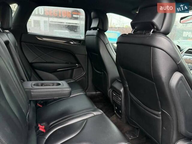 Черный Линкольн МКС, объемом двигателя 2 л и пробегом 161 тыс. км за 17500 $, фото 19 на Automoto.ua