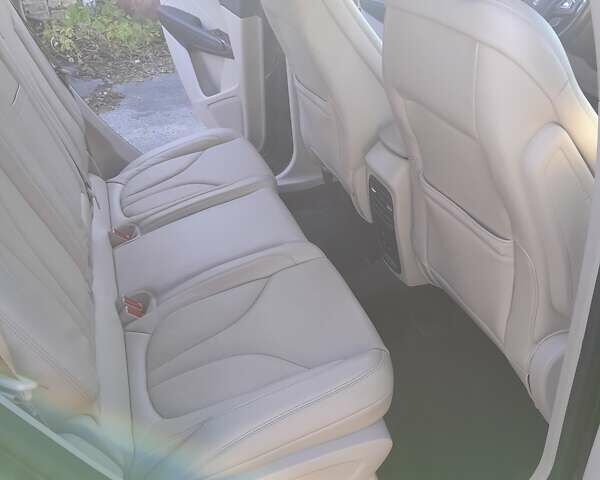 Черный Линкольн МКС, объемом двигателя 2 л и пробегом 79 тыс. км за 18300 $, фото 11 на Automoto.ua