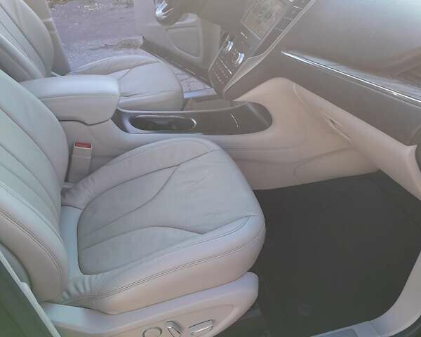 Черный Линкольн МКС, объемом двигателя 2 л и пробегом 79 тыс. км за 18300 $, фото 9 на Automoto.ua