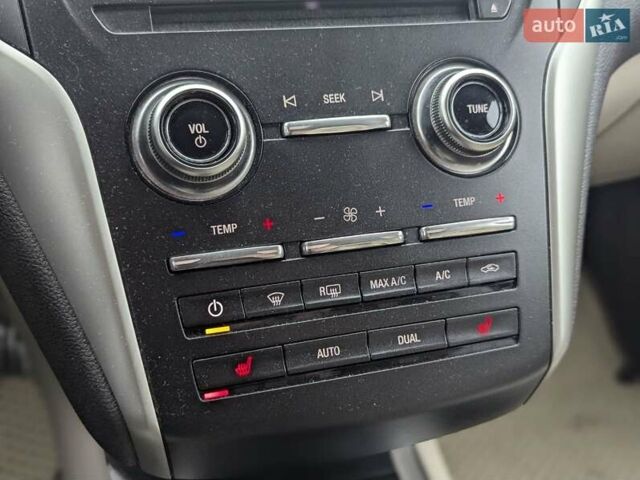 Черный Линкольн МКС, объемом двигателя 2 л и пробегом 86 тыс. км за 20300 $, фото 23 на Automoto.ua