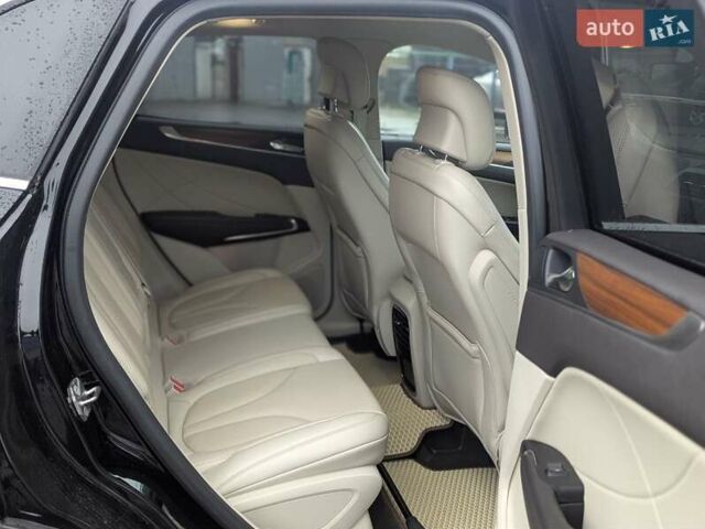 Черный Линкольн МКС, объемом двигателя 2 л и пробегом 86 тыс. км за 20300 $, фото 16 на Automoto.ua
