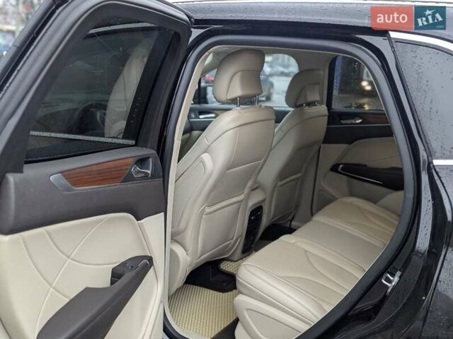 Черный Линкольн МКС, объемом двигателя 2 л и пробегом 86 тыс. км за 20300 $, фото 13 на Automoto.ua