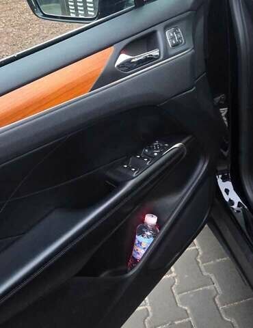 Чорний Лінкольн МКС, об'ємом двигуна 2 л та пробігом 95 тис. км за 20000 $, фото 25 на Automoto.ua