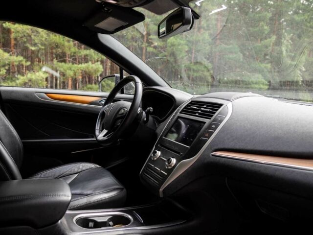 Черный Линкольн МКС, объемом двигателя 2 л и пробегом 34 тыс. км за 23000 $, фото 8 на Automoto.ua