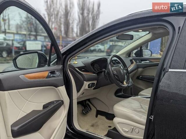 Черный Линкольн МКС, объемом двигателя 2 л и пробегом 86 тыс. км за 20300 $, фото 7 на Automoto.ua