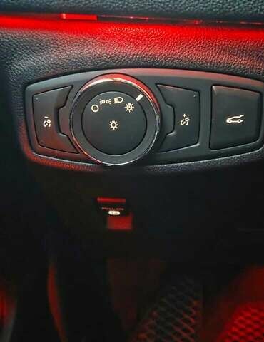 Чорний Лінкольн МКС, об'ємом двигуна 2 л та пробігом 95 тис. км за 20000 $, фото 14 на Automoto.ua