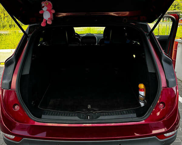 Красный Линкольн МКС, объемом двигателя 2 л и пробегом 224 тыс. км за 13000 $, фото 15 на Automoto.ua