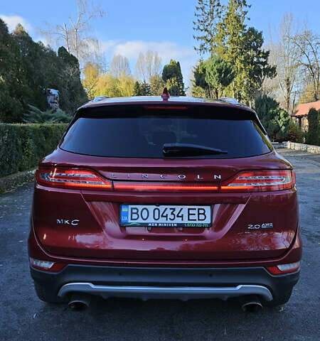 Красный Линкольн МКС, объемом двигателя 2 л и пробегом 175 тыс. км за 15700 $, фото 5 на Automoto.ua