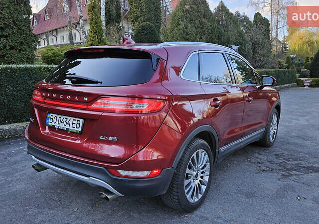 Красный Линкольн МКС, объемом двигателя 2 л и пробегом 175 тыс. км за 15700 $, фото 1 на Automoto.ua
