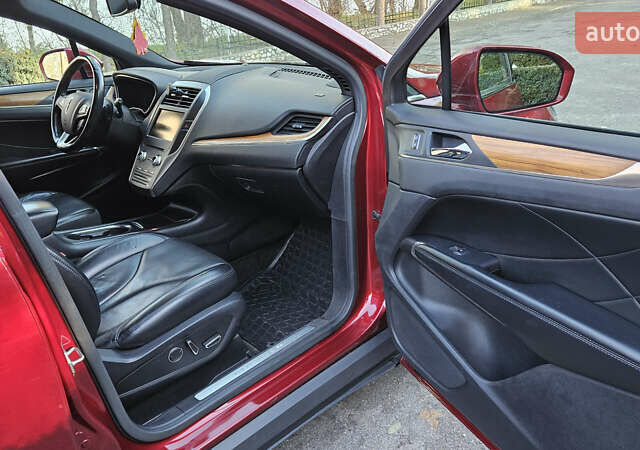 Красный Линкольн МКС, объемом двигателя 2 л и пробегом 175 тыс. км за 15700 $, фото 9 на Automoto.ua