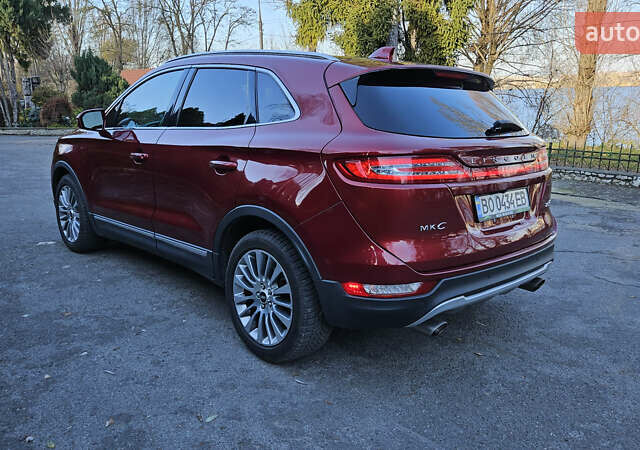 Красный Линкольн МКС, объемом двигателя 2 л и пробегом 175 тыс. км за 15700 $, фото 2 на Automoto.ua