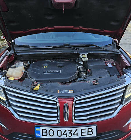 Красный Линкольн МКС, объемом двигателя 2 л и пробегом 175 тыс. км за 15700 $, фото 12 на Automoto.ua