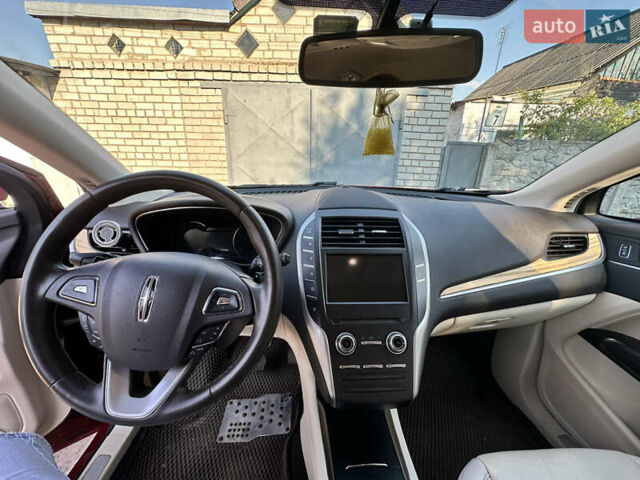 Красный Линкольн МКС, объемом двигателя 2 л и пробегом 170 тыс. км за 14599 $, фото 9 на Automoto.ua