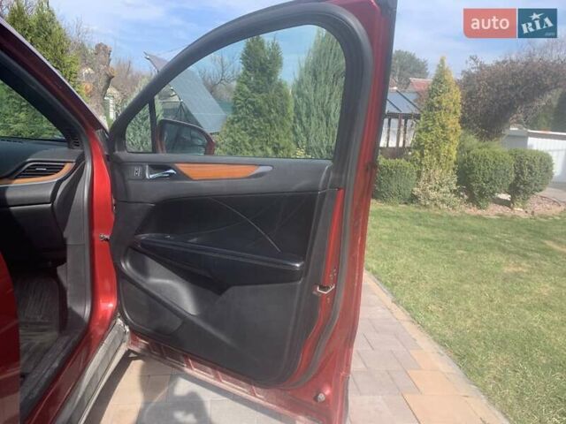 Красный Линкольн МКС, объемом двигателя 2 л и пробегом 75 тыс. км за 16000 $, фото 23 на Automoto.ua