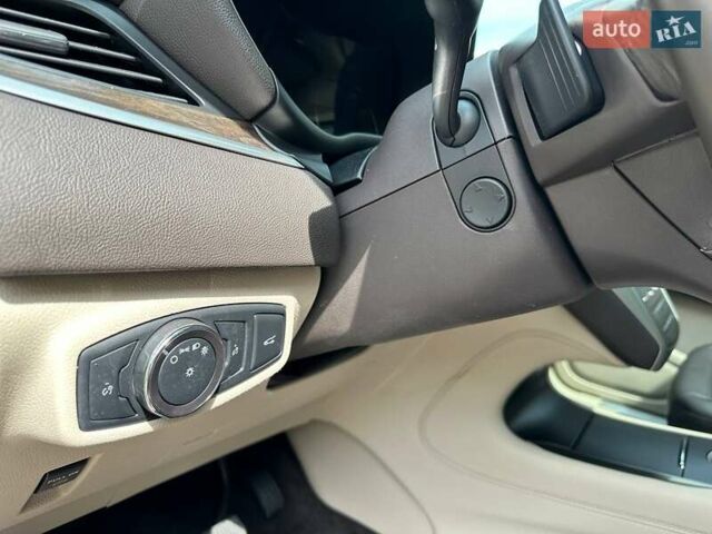 Красный Линкольн МКС, объемом двигателя 2 л и пробегом 13 тыс. км за 17850 $, фото 19 на Automoto.ua