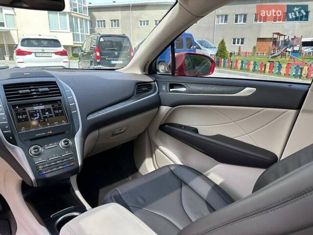 Красный Линкольн МКС, объемом двигателя 2 л и пробегом 13 тыс. км за 17850 $, фото 25 на Automoto.ua
