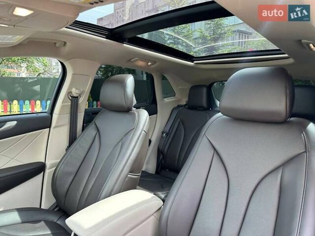Красный Линкольн МКС, объемом двигателя 2 л и пробегом 13 тыс. км за 17850 $, фото 26 на Automoto.ua