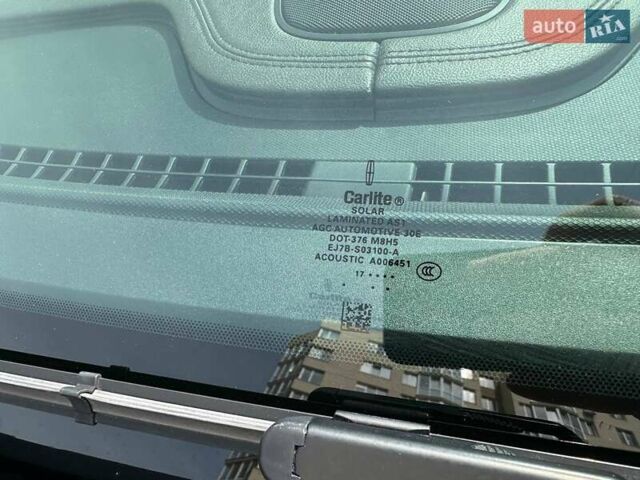Красный Линкольн МКС, объемом двигателя 2 л и пробегом 13 тыс. км за 17850 $, фото 16 на Automoto.ua