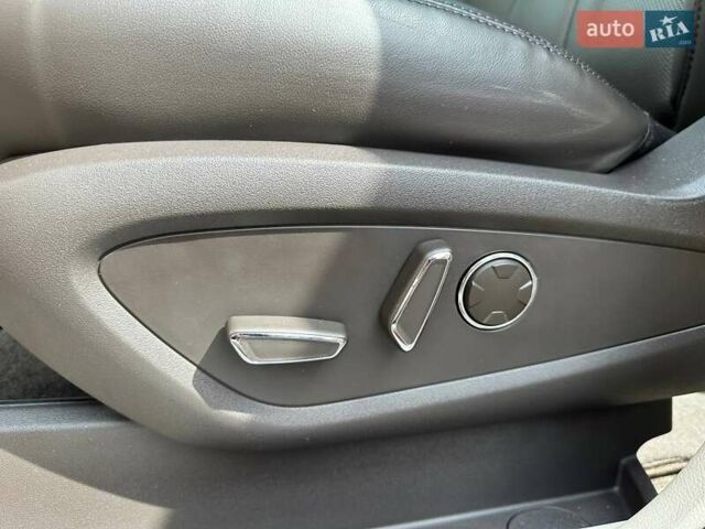 Красный Линкольн МКС, объемом двигателя 2 л и пробегом 13 тыс. км за 17850 $, фото 20 на Automoto.ua