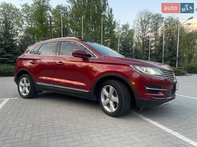 Красный Линкольн МКС, объемом двигателя 2 л и пробегом 115 тыс. км за 16999 $, фото 1 на Automoto.ua