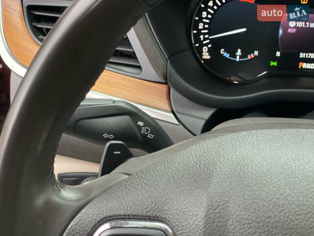 Красный Линкольн МКС, объемом двигателя 2 л и пробегом 51 тыс. км за 17490 $, фото 23 на Automoto.ua