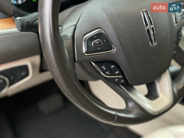 Красный Линкольн МКС, объемом двигателя 2 л и пробегом 51 тыс. км за 17490 $, фото 21 на Automoto.ua